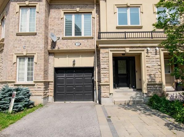 1250 Saint Martins Dr #54, Pickering, ON L1W 0A2
