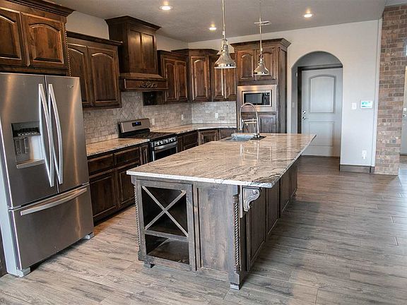 4th image of 13285 NE Clearwater Cir