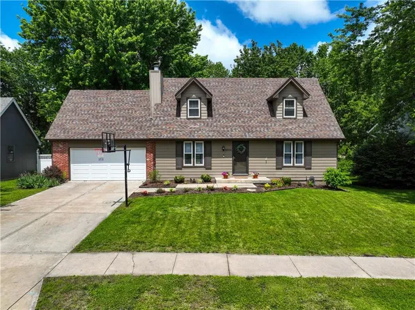 8506 Sarah Ln, Pleasant Valley, MO 64068
