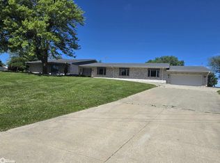 2523 Bill Bone Ln, Oskaloosa, IA 52577