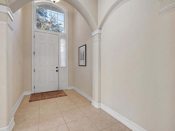 3rd image of 5659 Tecumseh Dr