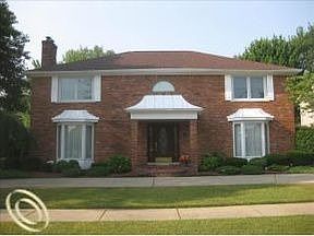 2nd image of 592 Glen Arbor Ln