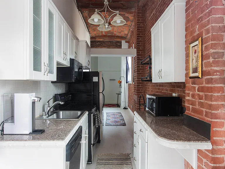 215 W 7th St #1301 — Photo 29