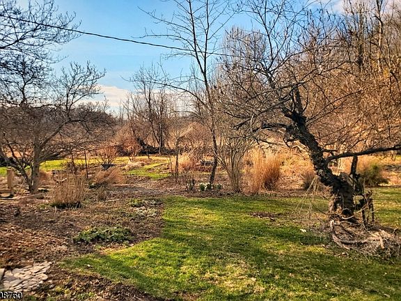 3rd image of 69 Kostenbader Rd