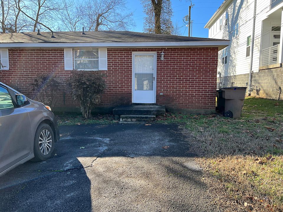 1207 B Kirkwood Avenue has two parking spaces in front.