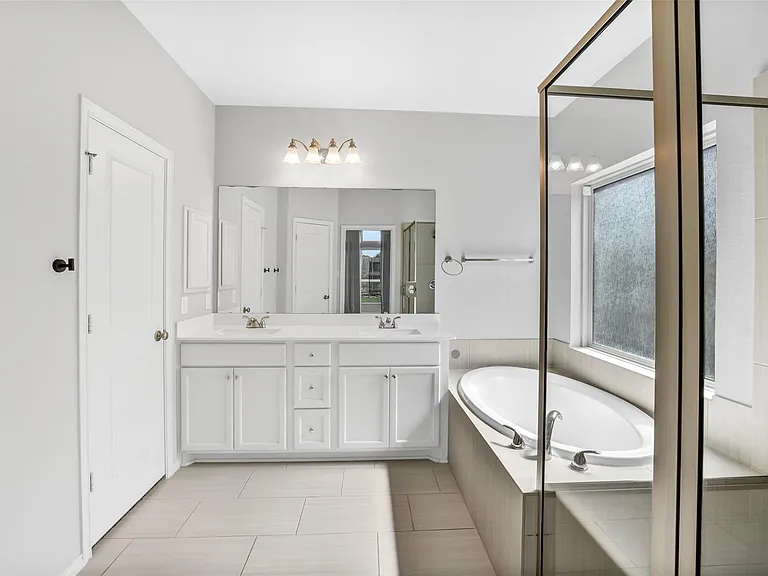 24247 Via Vitani Dr — Photo 26