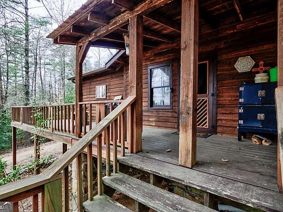 3rd image of 166 Mountain Top Dr