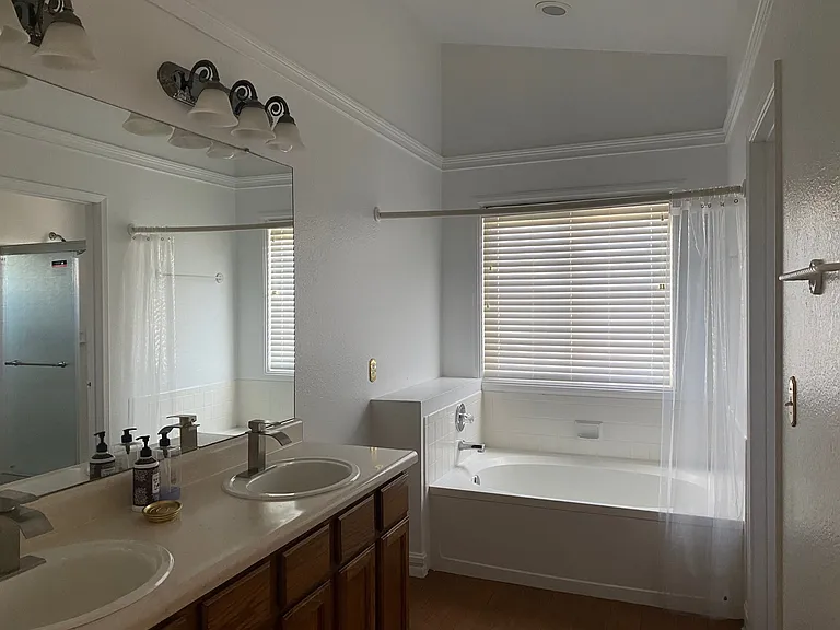 5028 W Hurston Dr — Photo 12