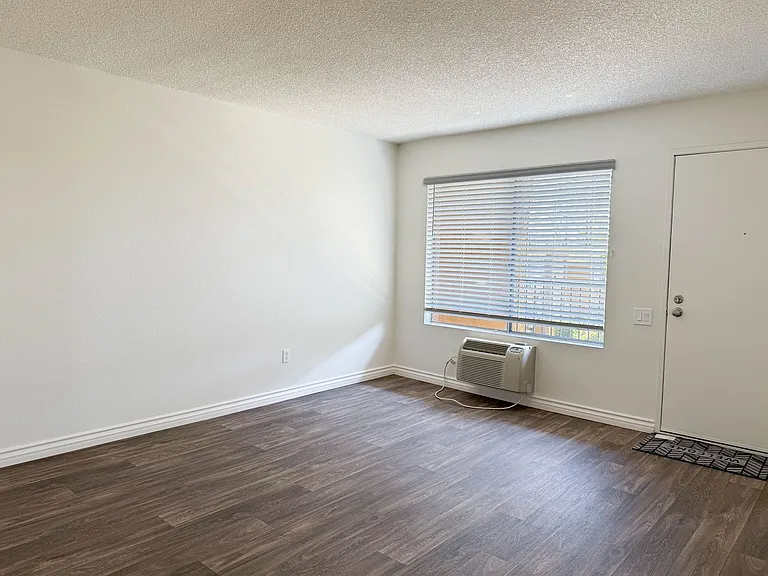 Parkview Poway Apartments — Photo 26