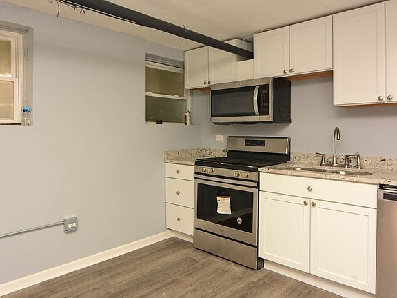 3rd image of 5534 N Artesian Ave #6H