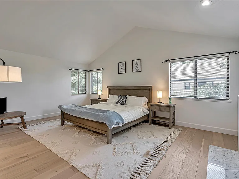 133 Madrid Way — Photo 16