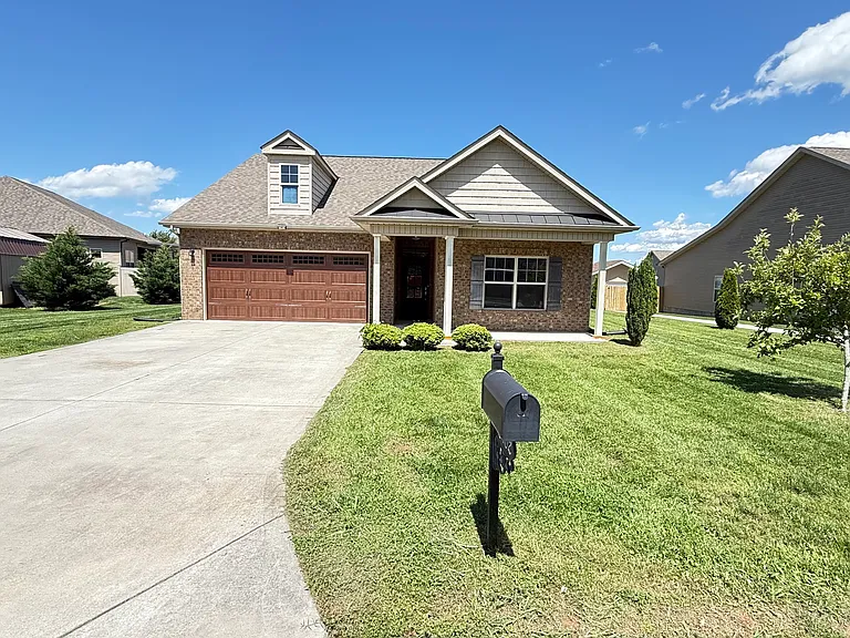 2162 Frewin Ct — Photo 15