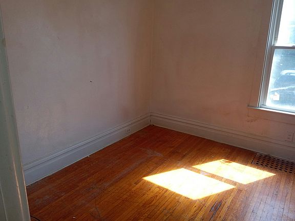 2nd image of 319 E Archer Ave