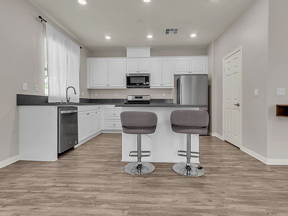 3rd image of 20720 Spring Mountain Rd