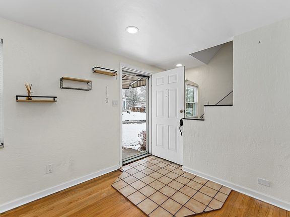 3rd image of 3704 Grant St
