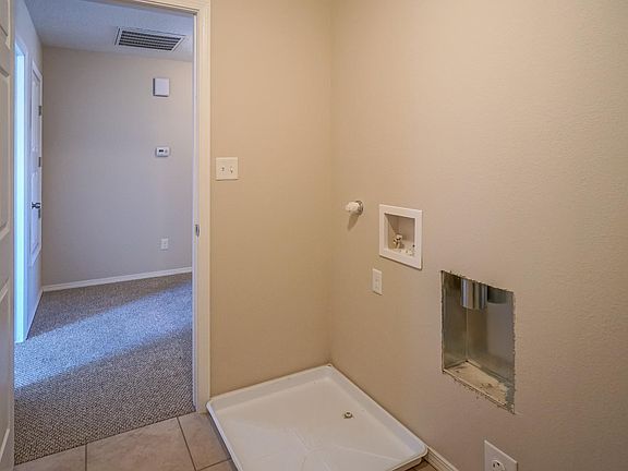 5th image of 248 Lucas Ln APT B