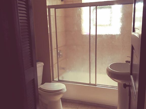 4th image of 2743 S Avers Ave #2
