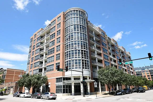 2 bed, 2.0 bath, 1200 sqft, $2,500 — Photo 1