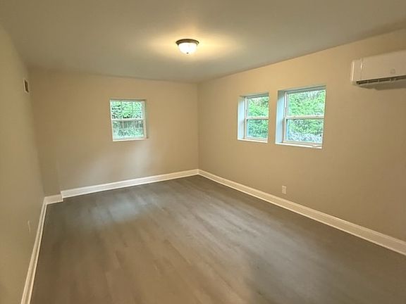 5th image of 1300-1330 Windsor Ave #1316B