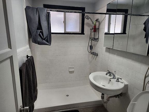 5th image of 432 N Alvord St