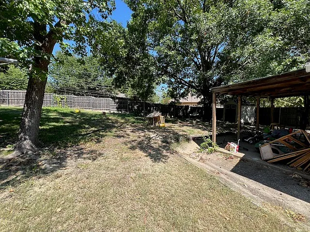 Building Photo - 306 Briarwood Dr