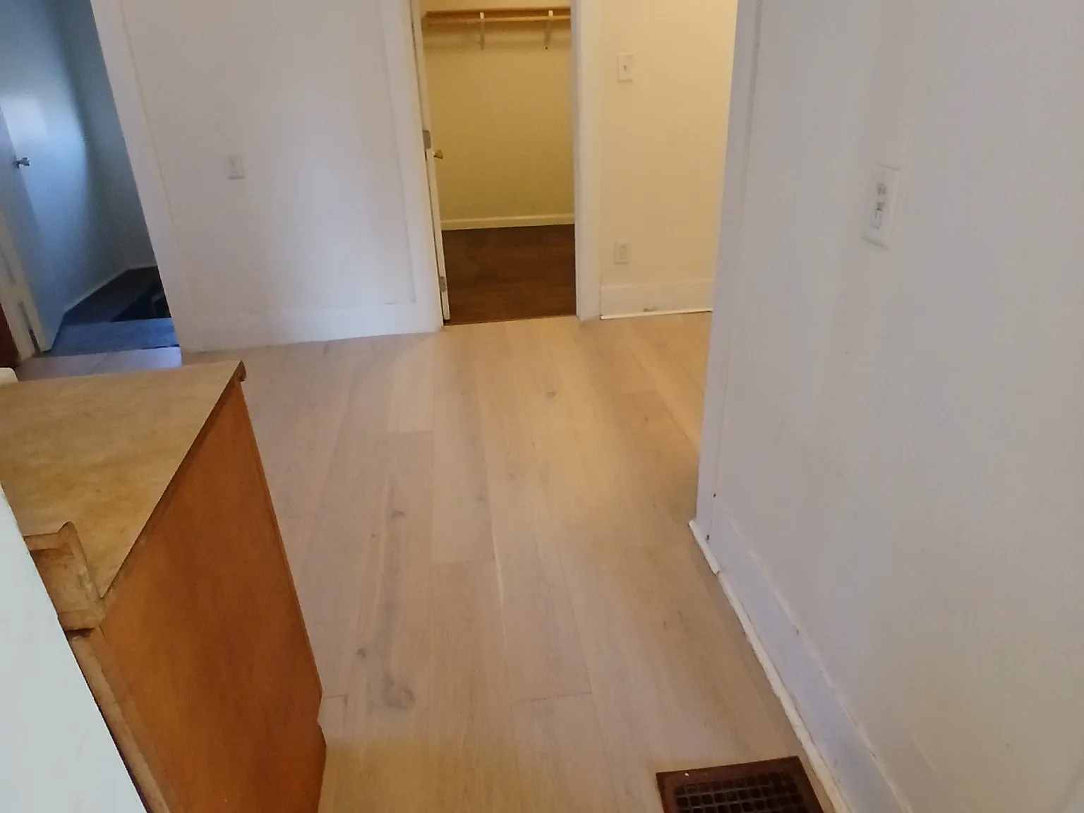 2 bed, 800 sqft, $1,000 — Photo 3