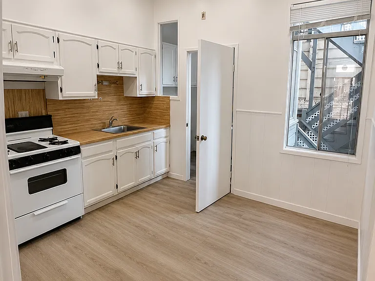42 Wayne Pl #42 — Photo 9