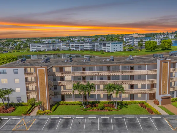 2069 Guildford D, Boca Raton, FL 33434