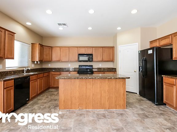 3rd image of 805 E Megan Dr