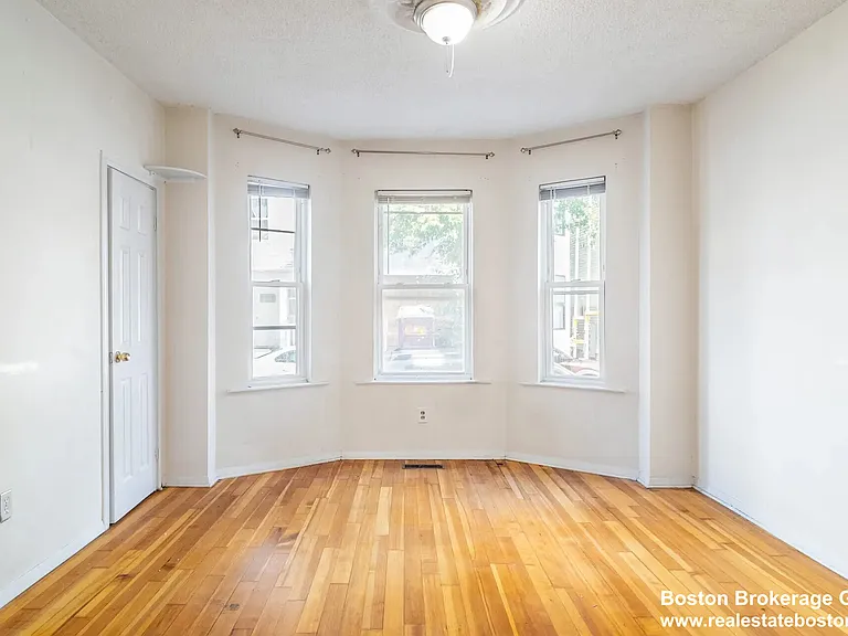 20 Howell St #2-B — Photo 3