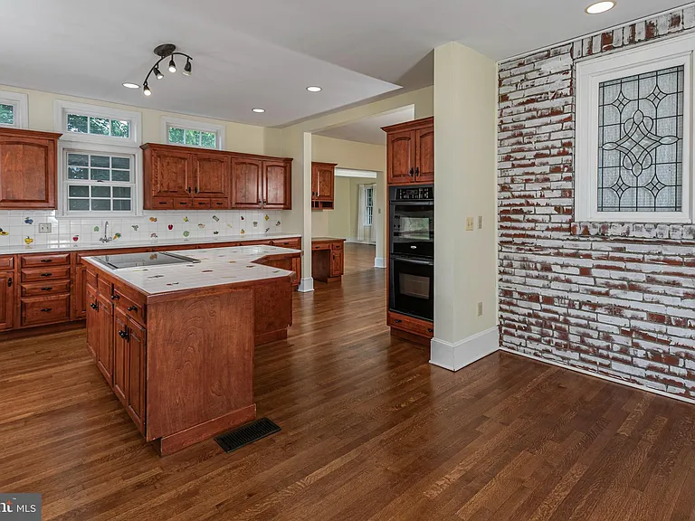 254 Jefferson Rd — Photo 16