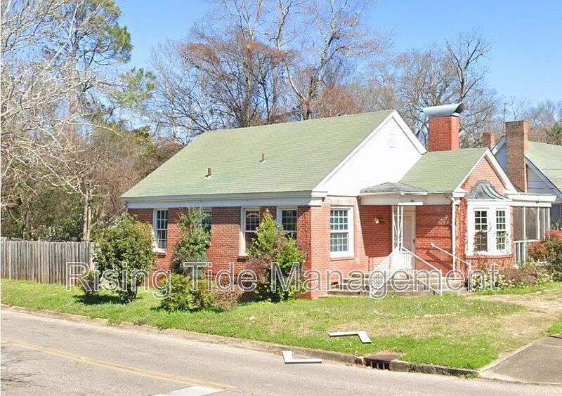 2nd image of 1801 Winona Ave
