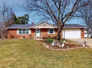 6727 Hickory Hill Dr, Mayfield, OH 44143