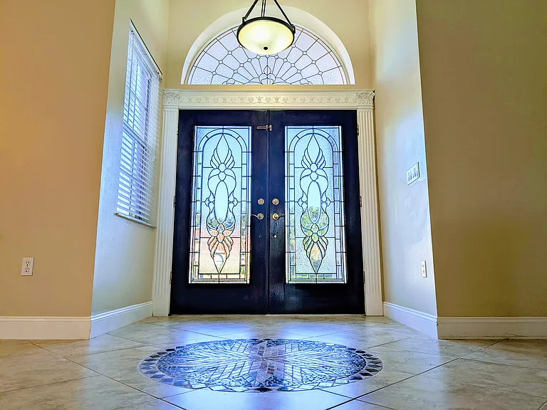 5667 Wellington Ct — Photo 4