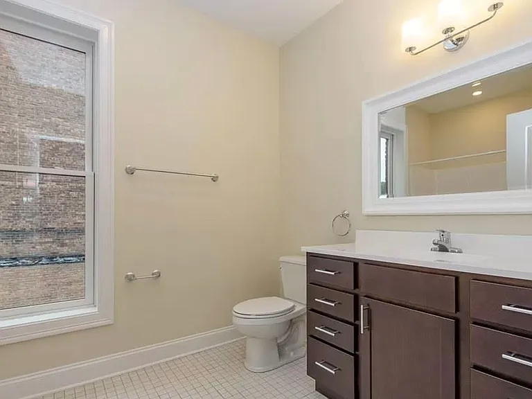 Stylish 1-Bedroom Apartment with Modern Upgrades in Cohoes — Photo 20