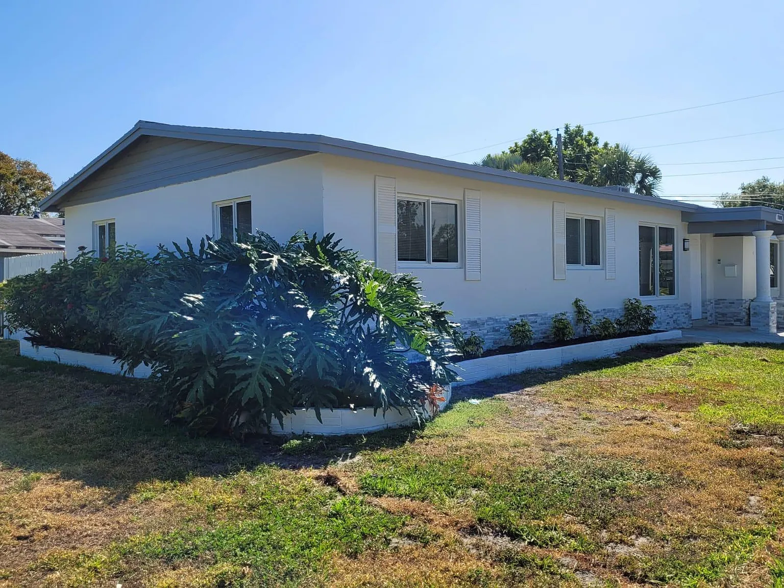 6 bed, 3556 sqft, $8,995 — Photo 2