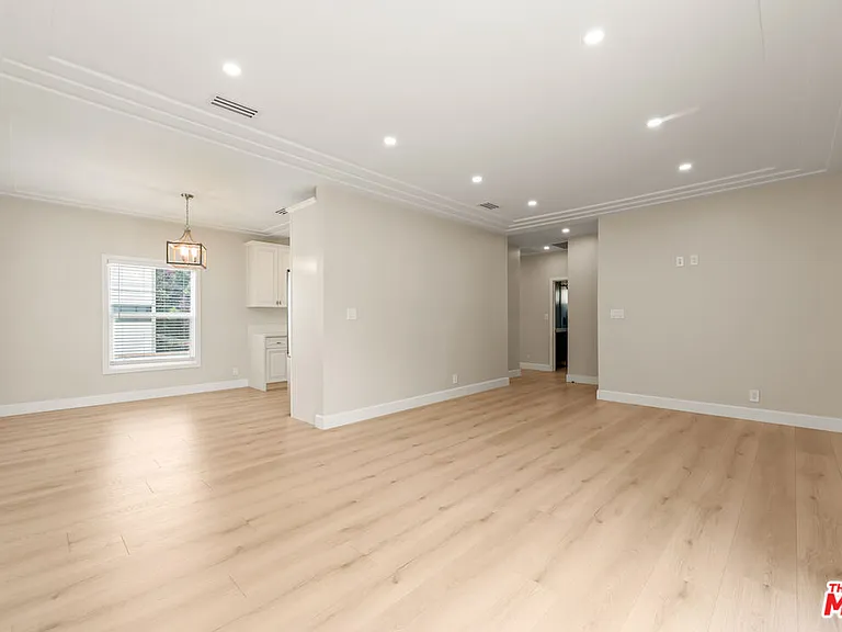 1117 S Wooster St #1119 — Photo 5