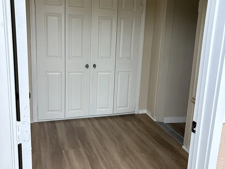 418 Honeysuckle Ln #1-B — Photo 3