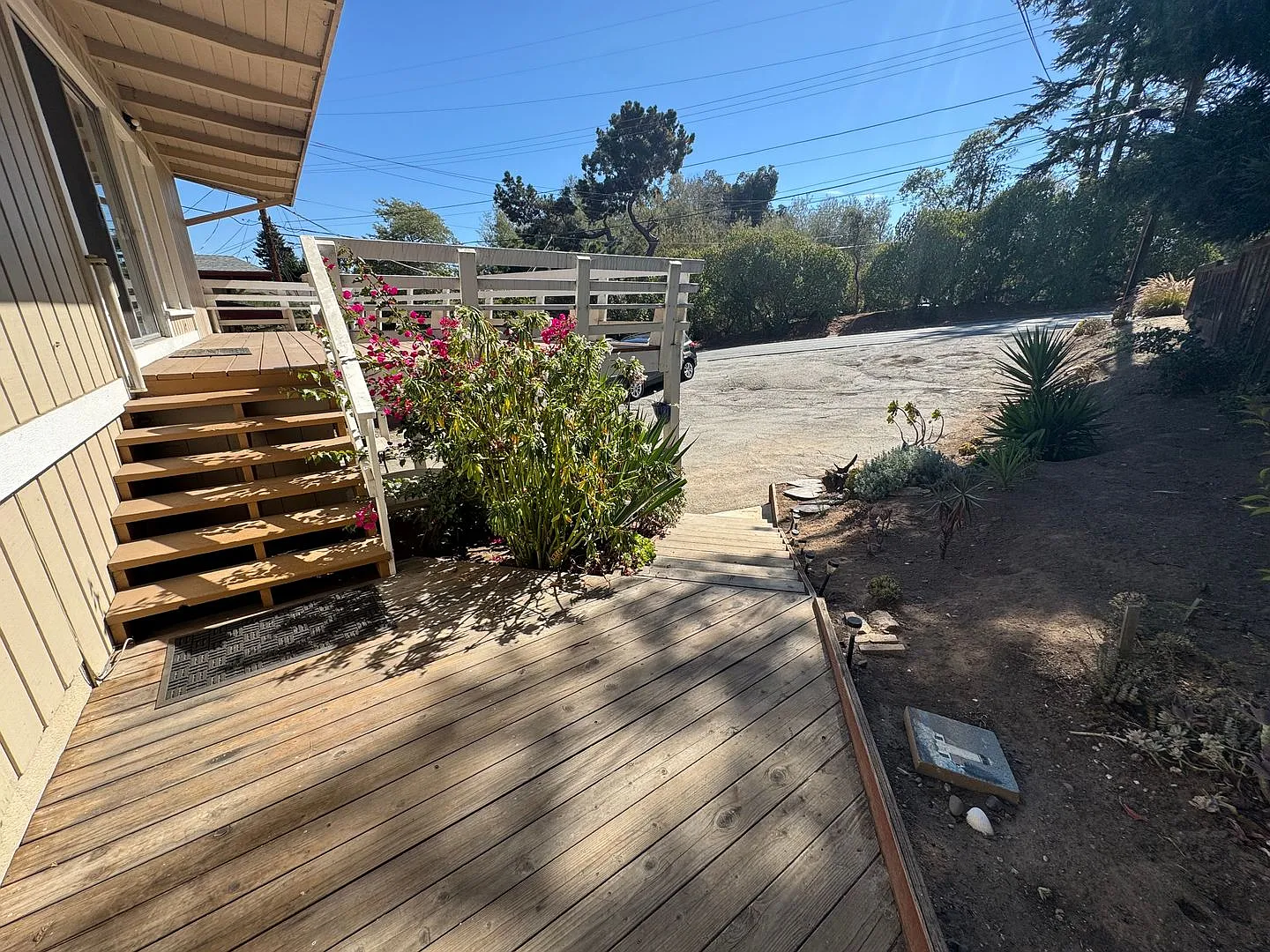 611 Clubhouse Drive — Photo 2