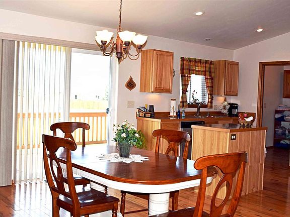 3rd image of 3322 Orchid Dr