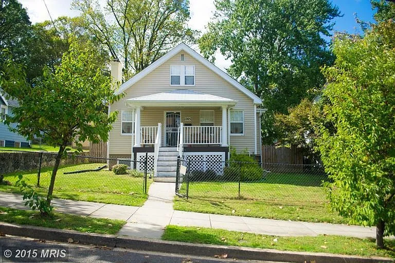 1205 44th Pl SE photo 1