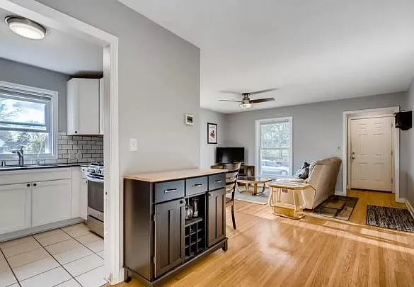 1432 Lake St NE #2 — Photo 5