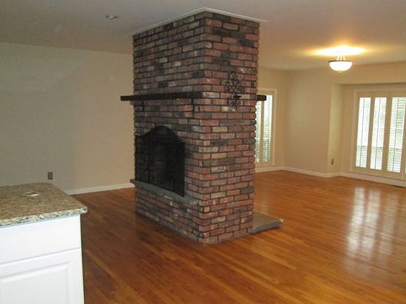 4th image of 14 Tanyard Ln