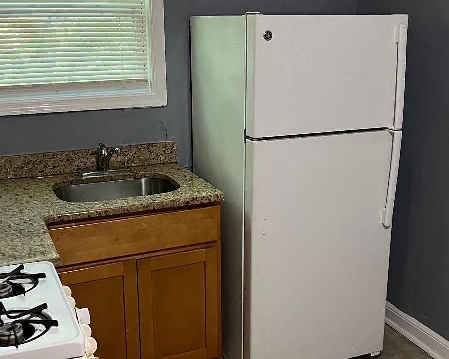 1st image of 2705 W 5th St Floor 1