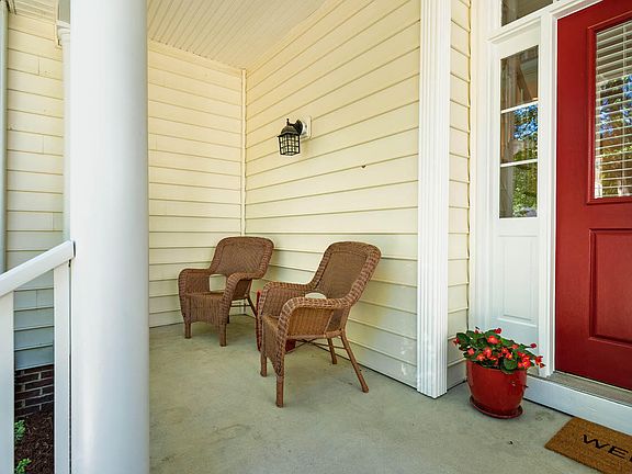 5th image of 111 Woods Walk Ct