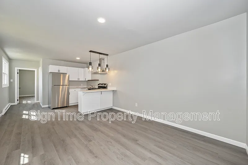 1 bed, 1.0 bath, 500 sqft, $1,050 — Photo 3