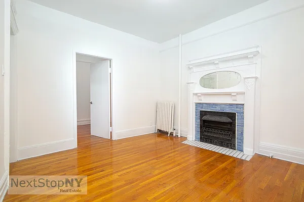 Rented by NextStopNY | media 6
