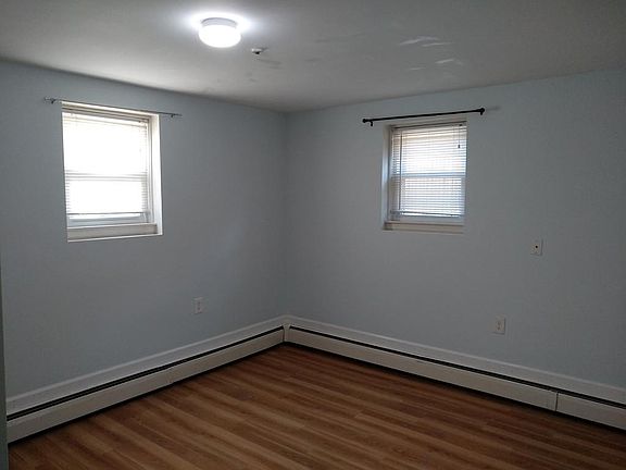 4th image of 114 Willard St APT 1