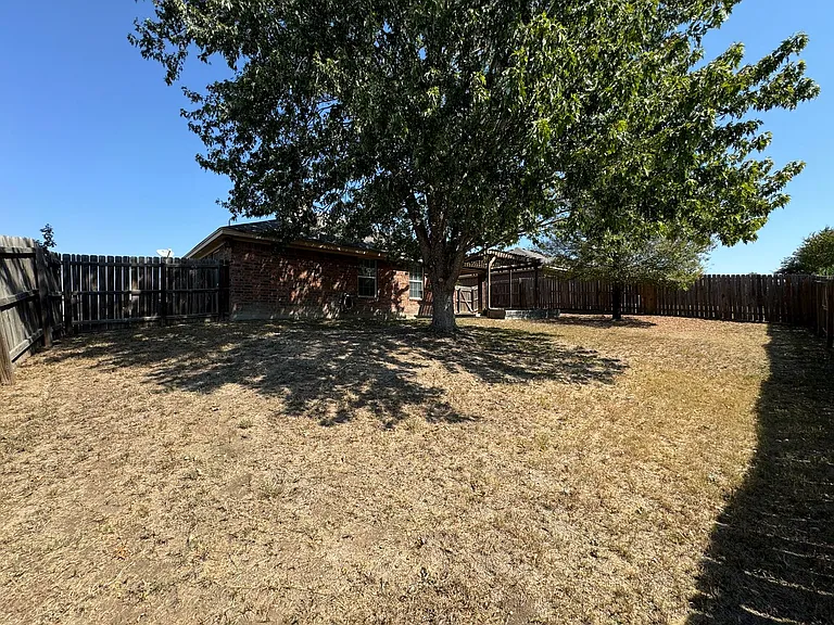 3806 Tatonka Dr — Photo 25