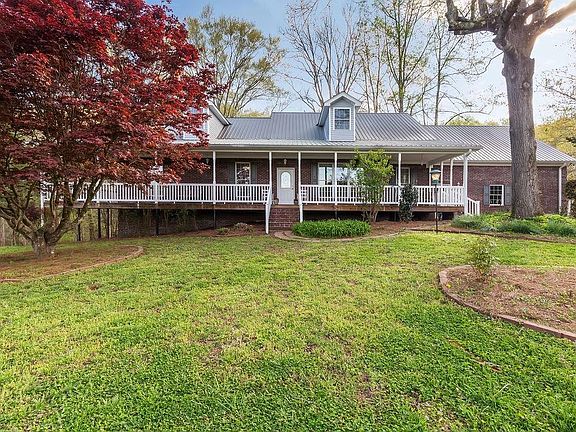 3rd image of 375 Lucile Ln